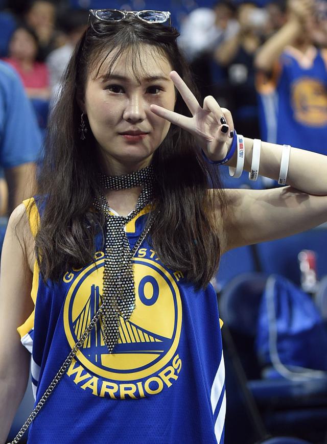 逆转之夜！76人最后时刻连续得分取胜，查看会员点击服务.